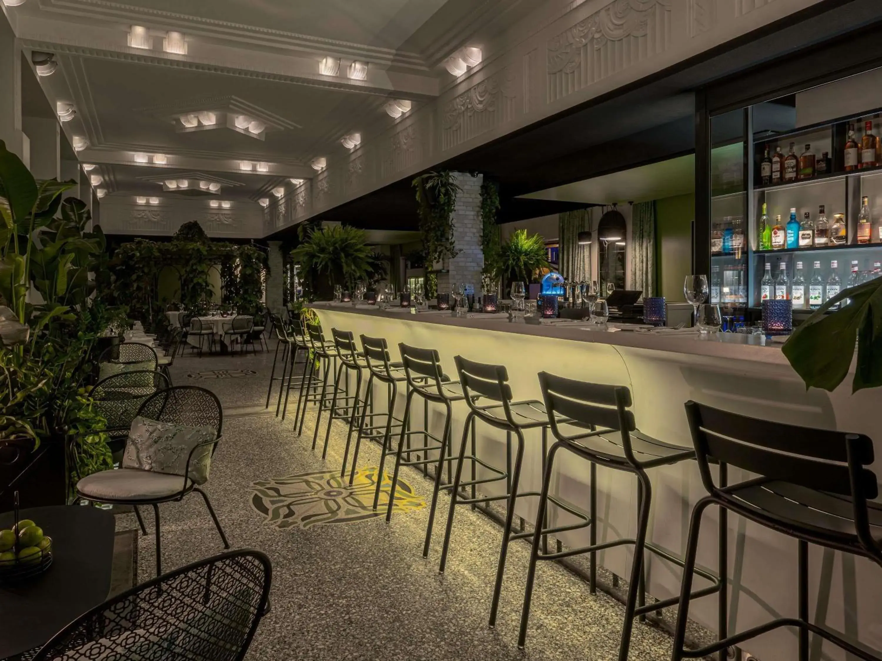 Lounge or bar in Molitor Hotel & Spa Paris - MGallery Collection